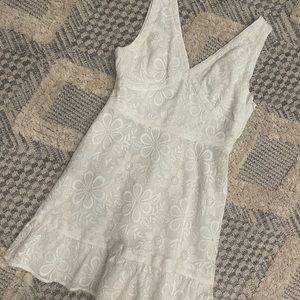 BB Dakota RSVP Flower Power White Dress Size 8 Bridal Shower Party